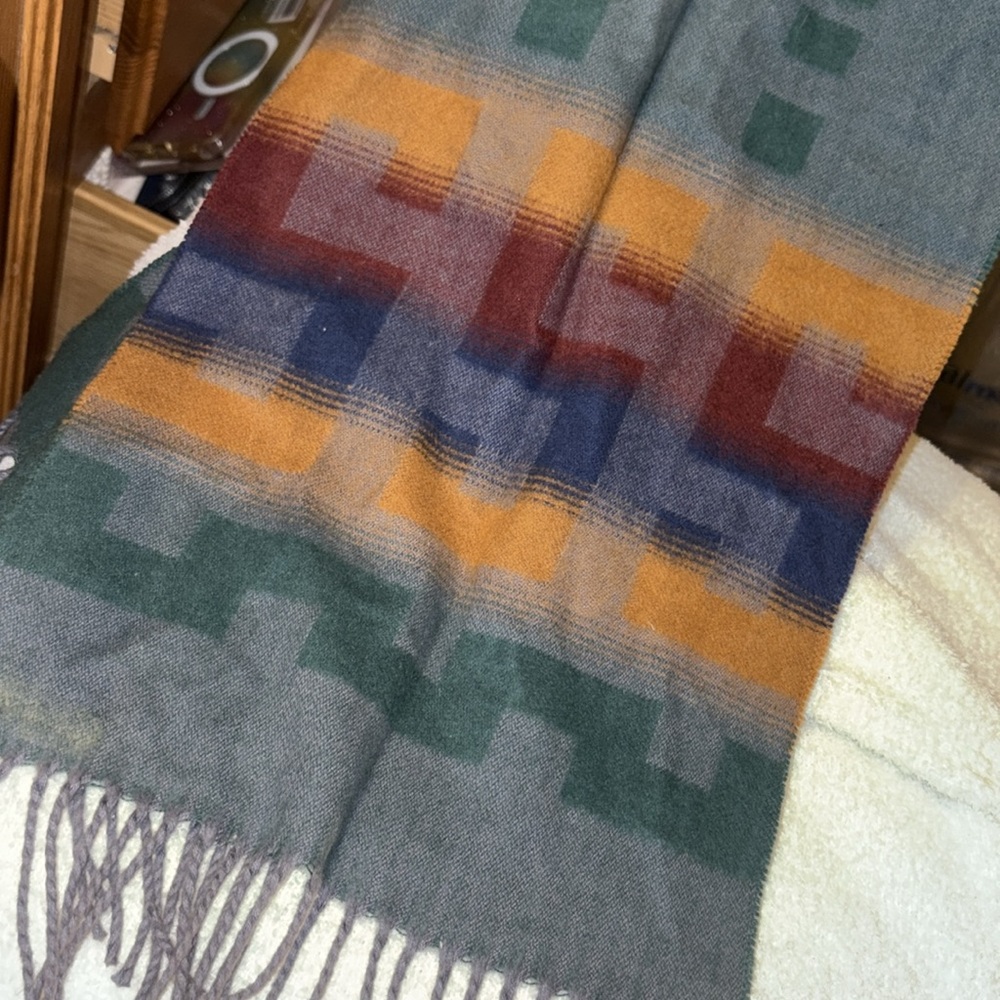 LAST CALL! Pendleton* Vintage Southwest/Native American pattern Scarf